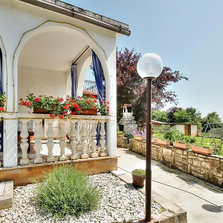 Paradinovic House With 3* Zambratija (Istria)